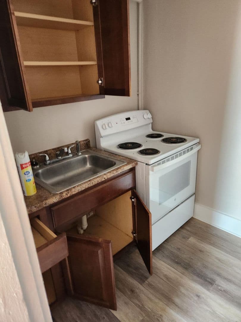 Rochester Apartment: 6 North Main Street