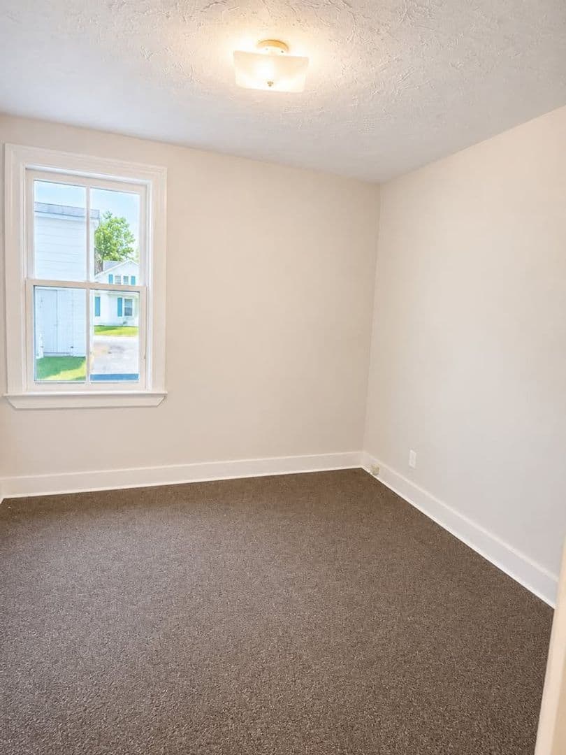 Laconia Apartment: 50-52 Rowe Court