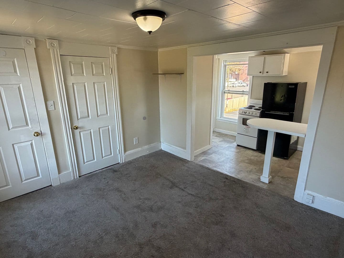 Rochester Apartment: 17 Knight Street