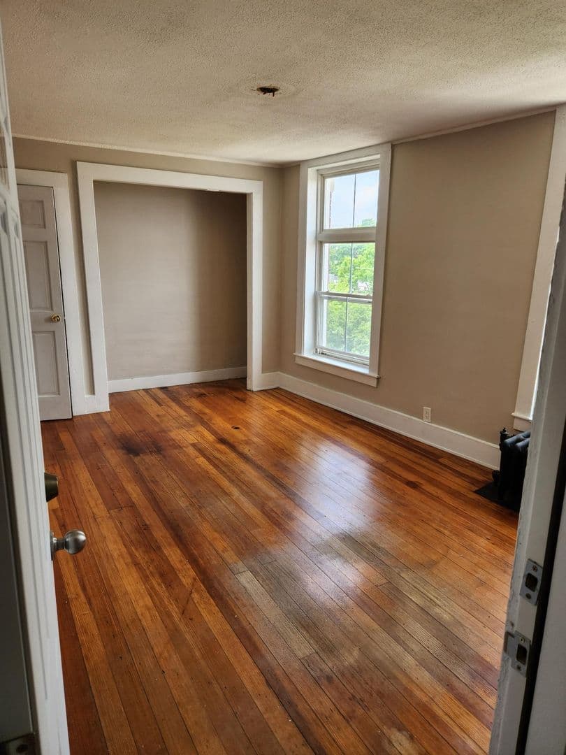 Rochester Apartment: 6 North Main Street