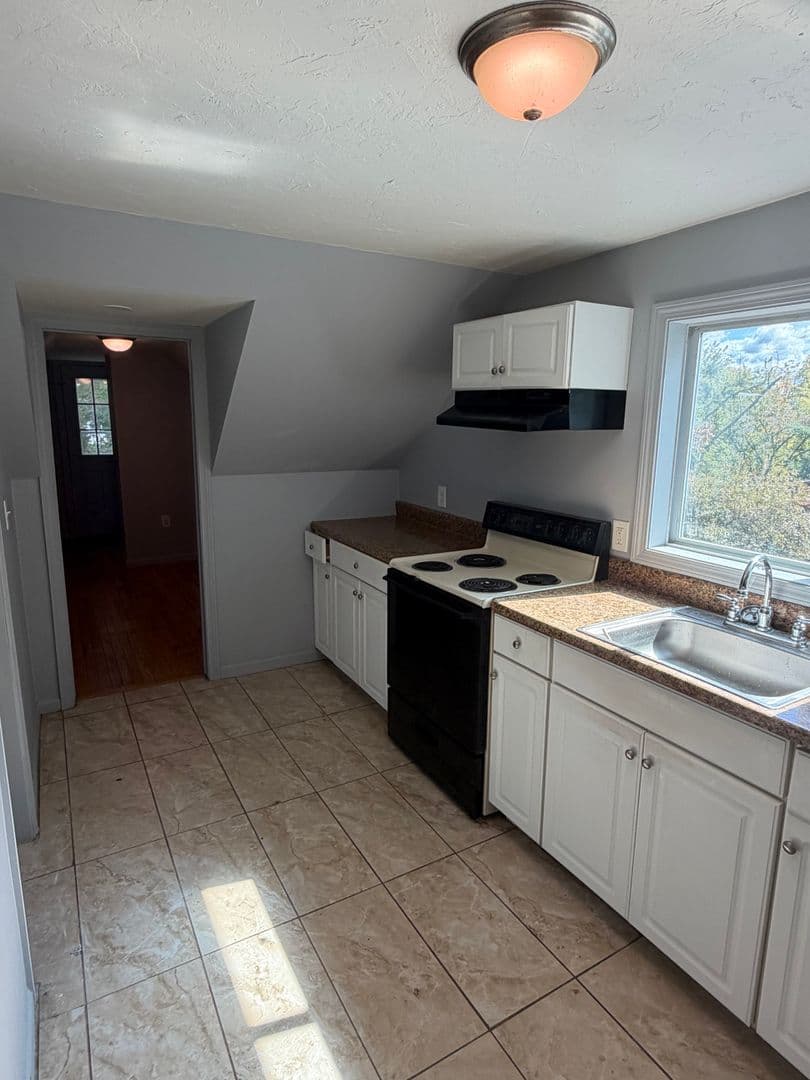 Farmington Apartment: 19 Winter Street