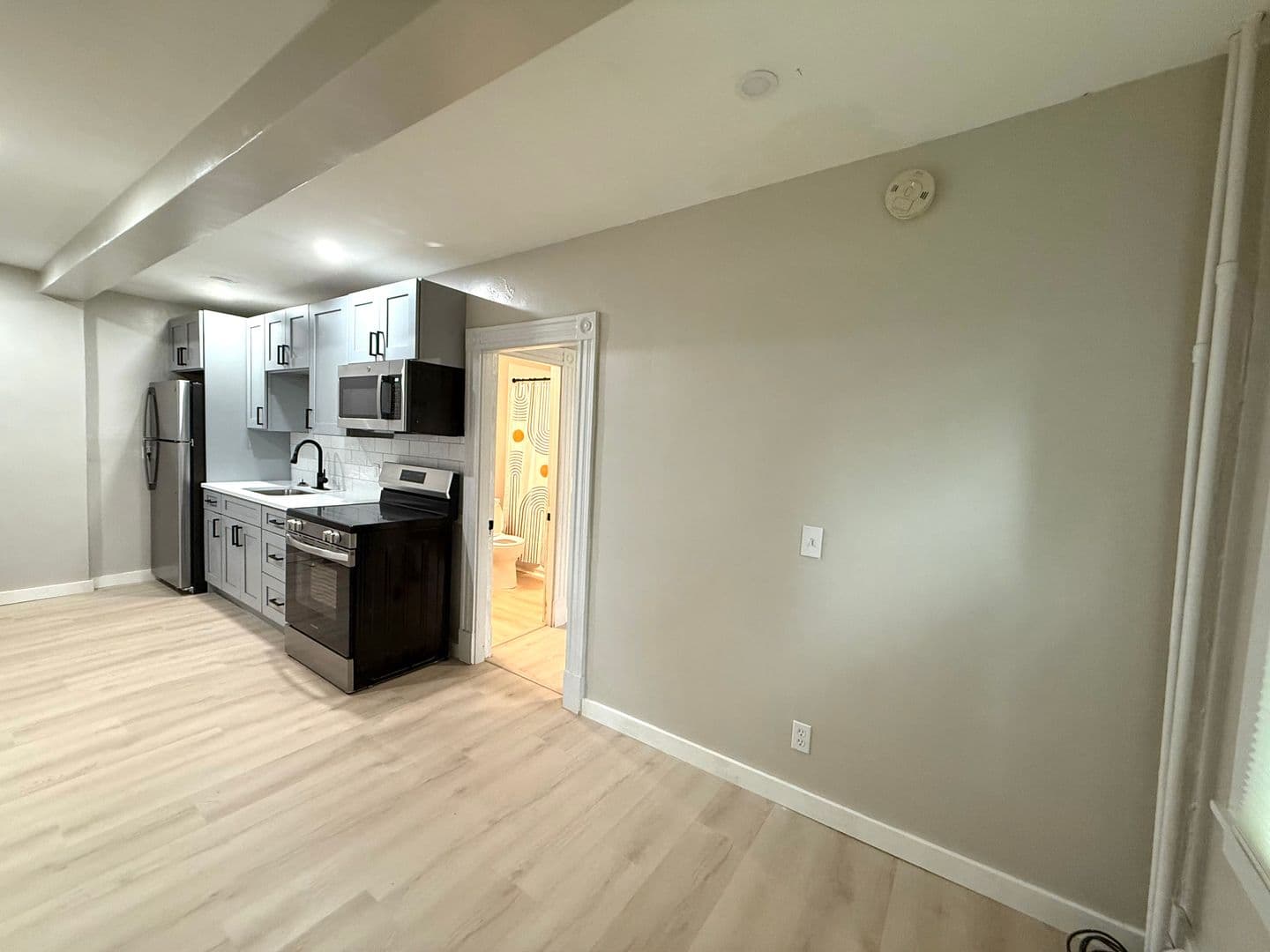 Portsmouth Apartment: 1150 Woodbury Ave