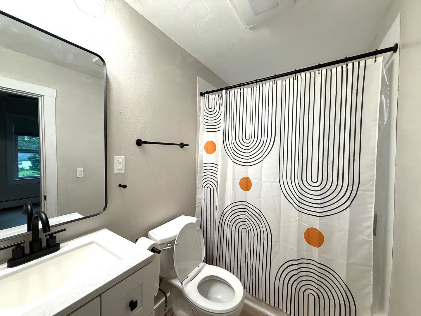 Portsmouth Apartment: 1150 Woodbury Ave