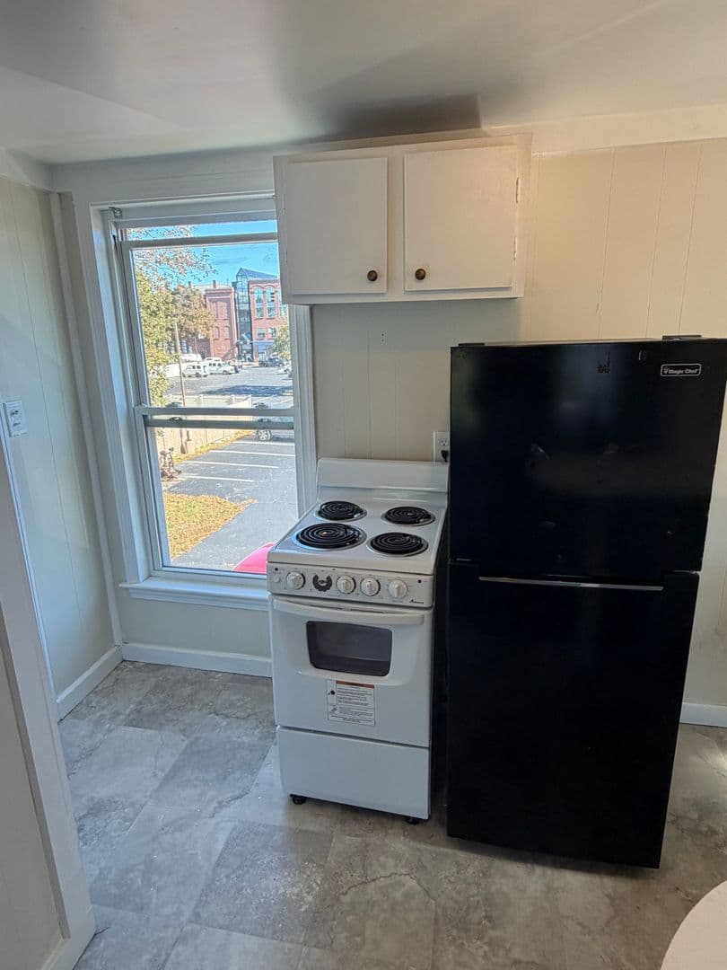 Rochester Apartment: 17 Knight Street