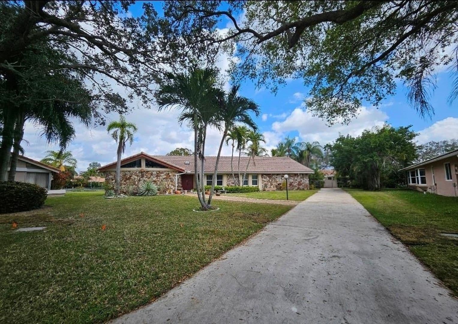 CORAL SPRINGS House: 197 NW 113TH WAY #197