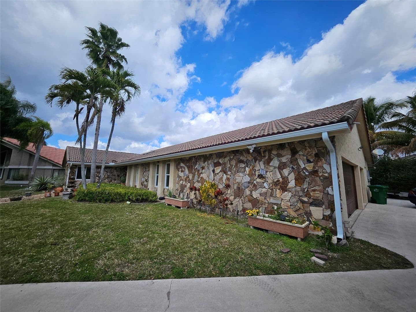 CORAL SPRINGS House: 197 NW 113TH WAY #197