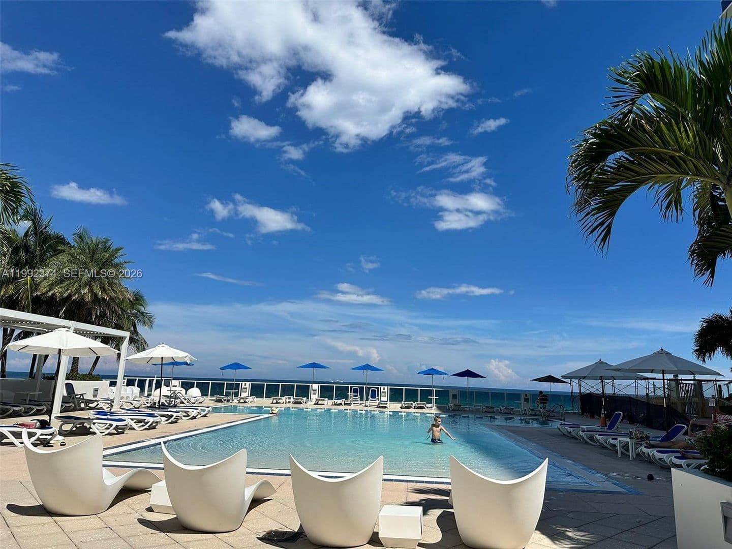 HOLLYWOOD House: 2751 S OCEAN DR #APT 508S