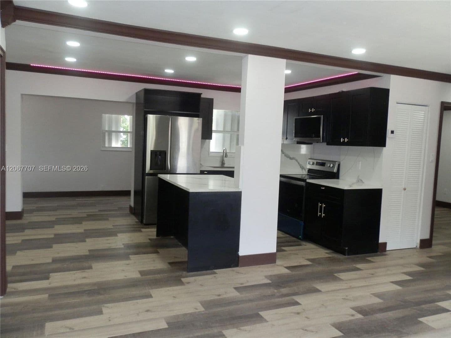 MIAMI GARDENS House: 18011 NW 6TH PL