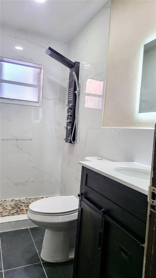 MIAMI GARDENS House: 18011 NW 6TH PL
