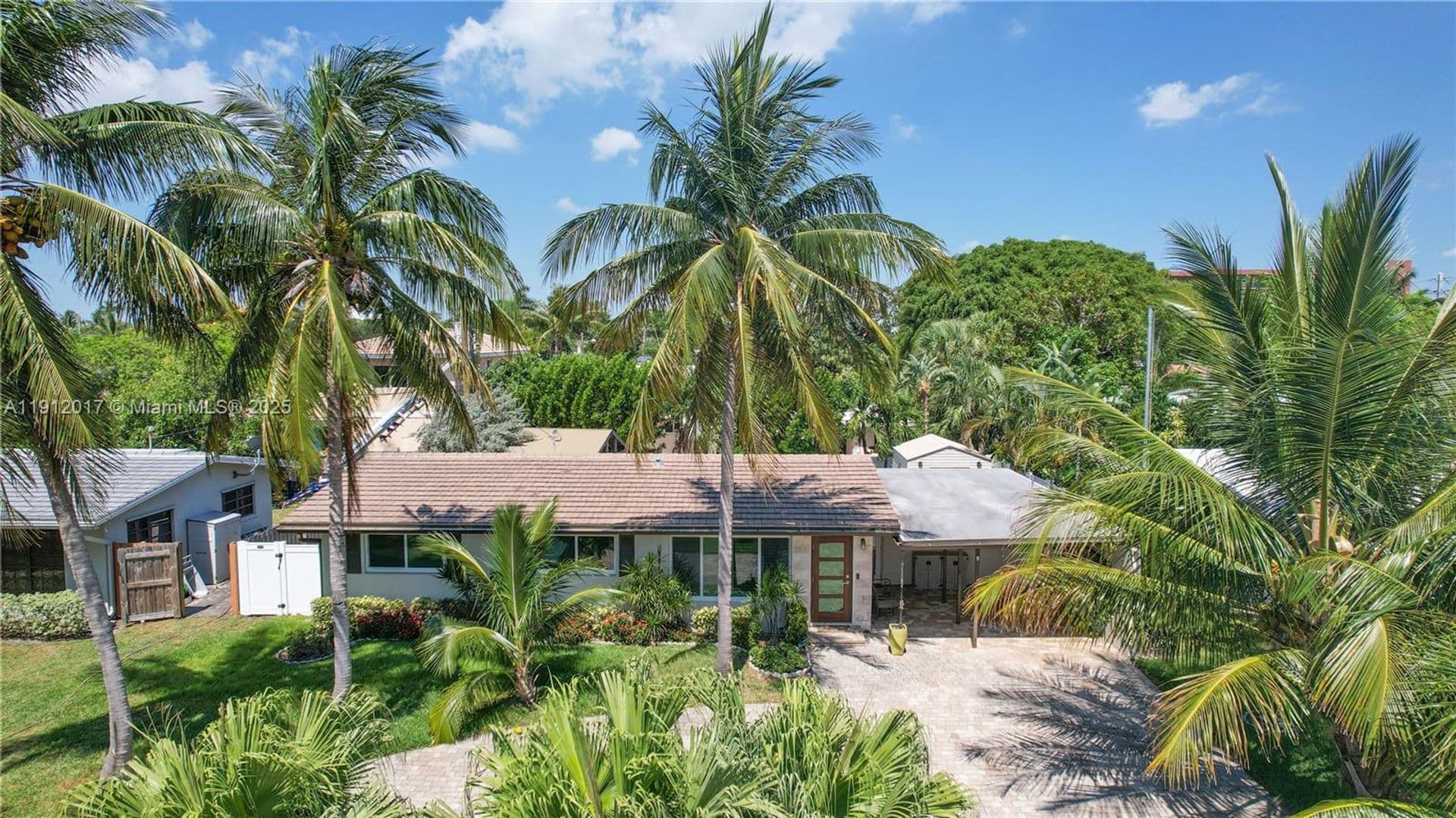 POMPANO BEACH House: 1311 NE 26TH TER #1311