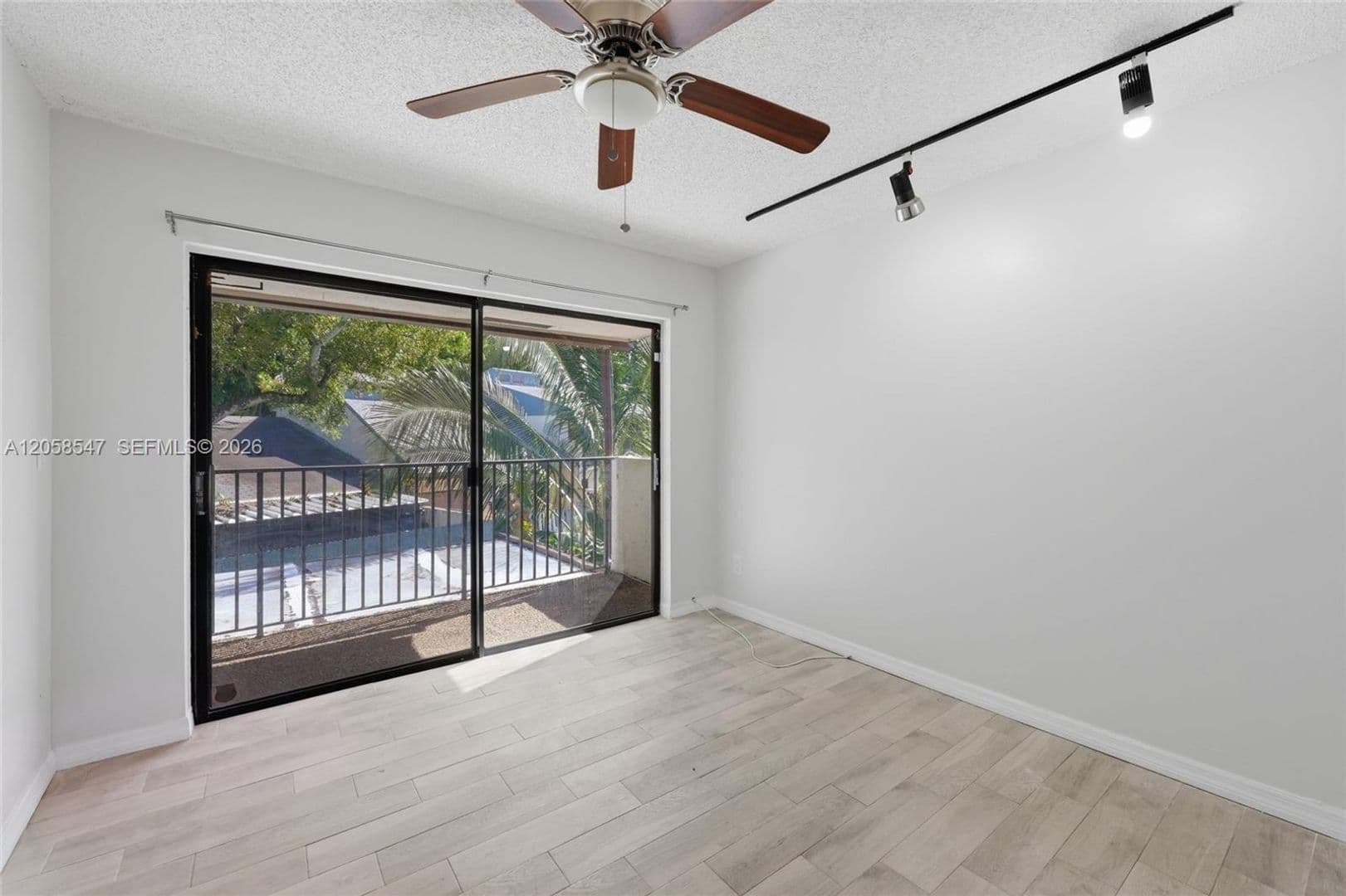MIRAMAR House: 6929 SW 38TH ST #Townhouse 2-L