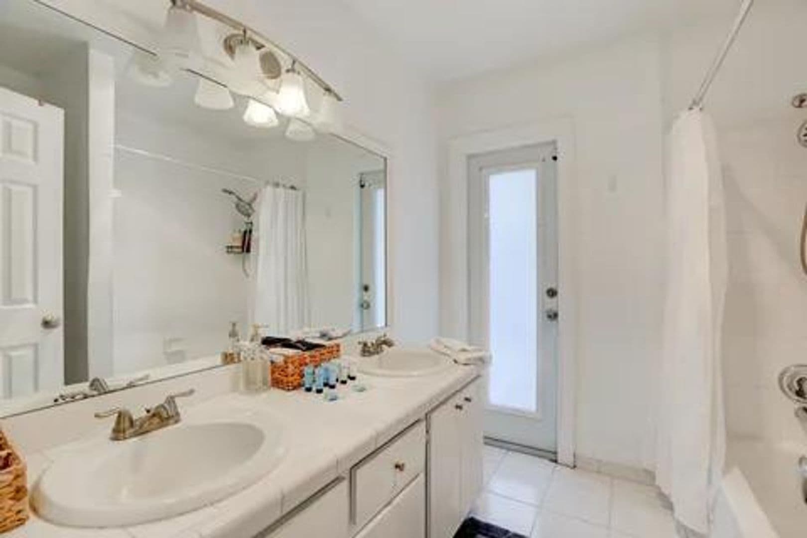 FORT LAUDERDALE House: 3170 NW 68TH COURT #0
