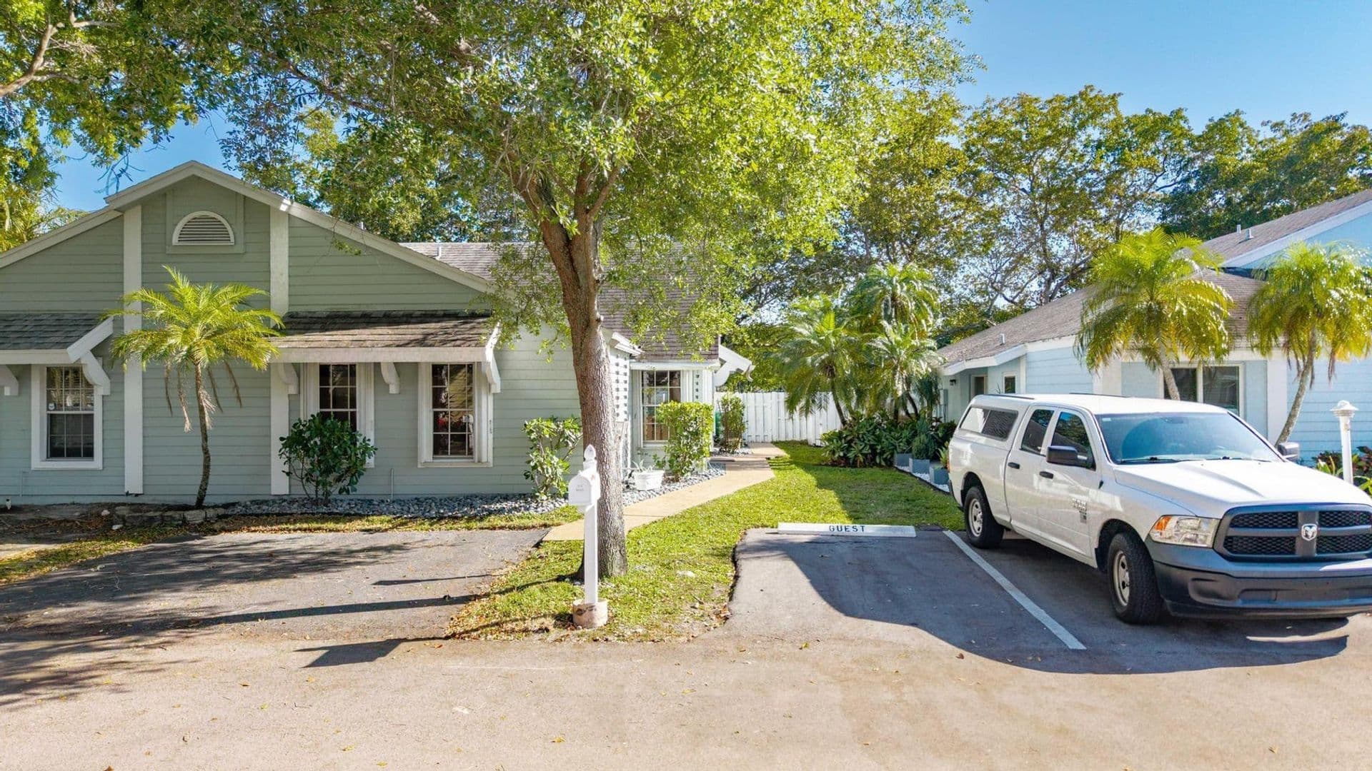 DAVIE House: 11110 SW 9TH PL