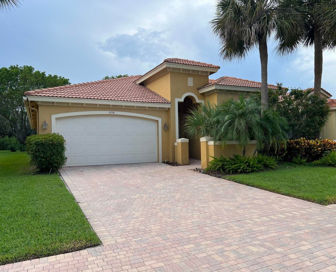 DELRAY BEACH House: 9774 ISLES CAY DR