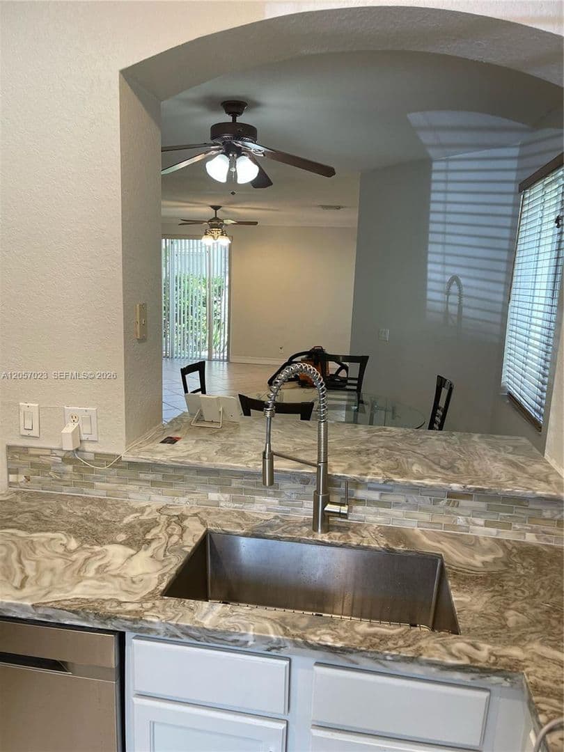BOYNTON BEACH House: 2847 S EVERGREEN CIR