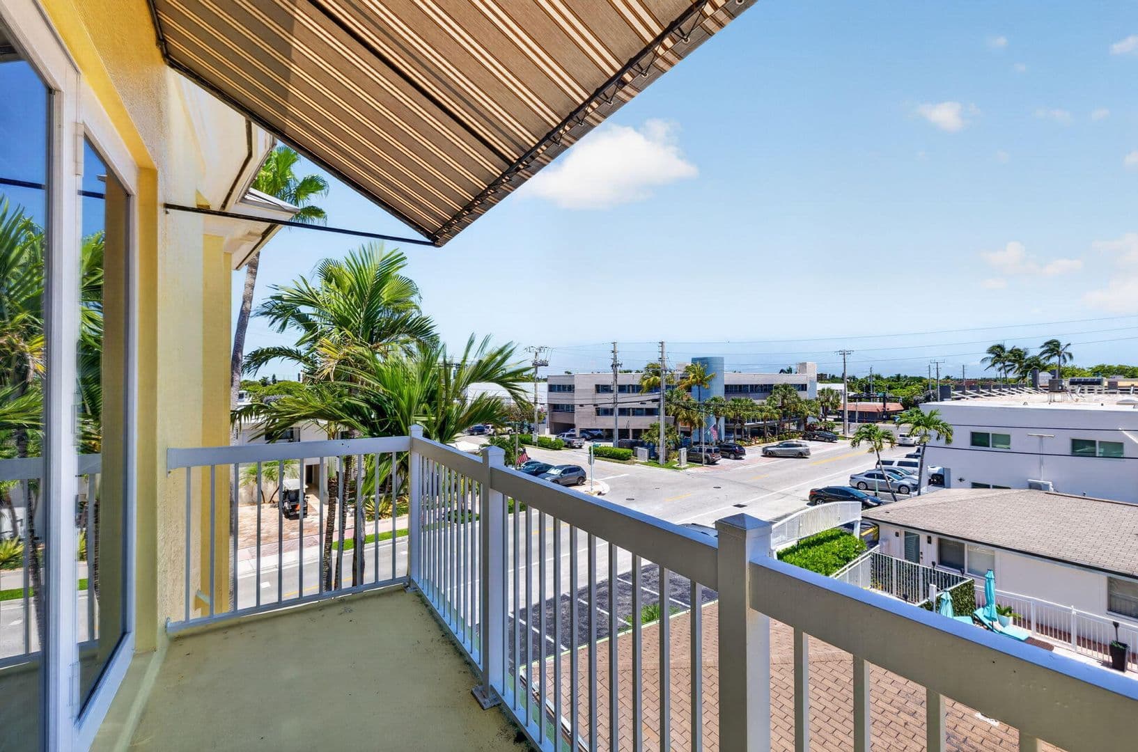 LAUDERDALE BY THE SEA House: 4332 SEAGRAPE DR #APT 4