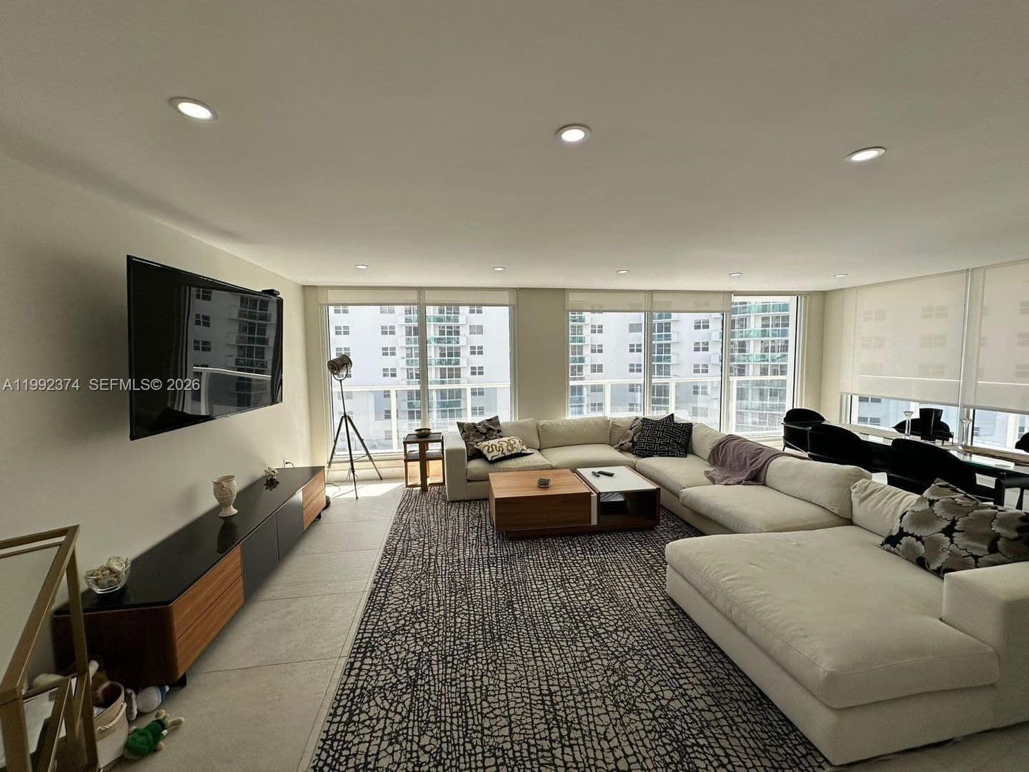 HOLLYWOOD House: 2751 S OCEAN DR #APT 508S