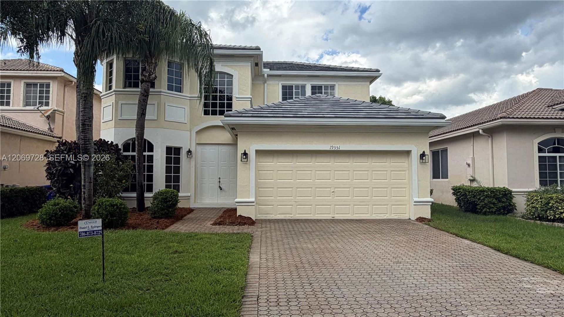 PEMBROKE PINES House: 19351 SW 61ST ST #19351