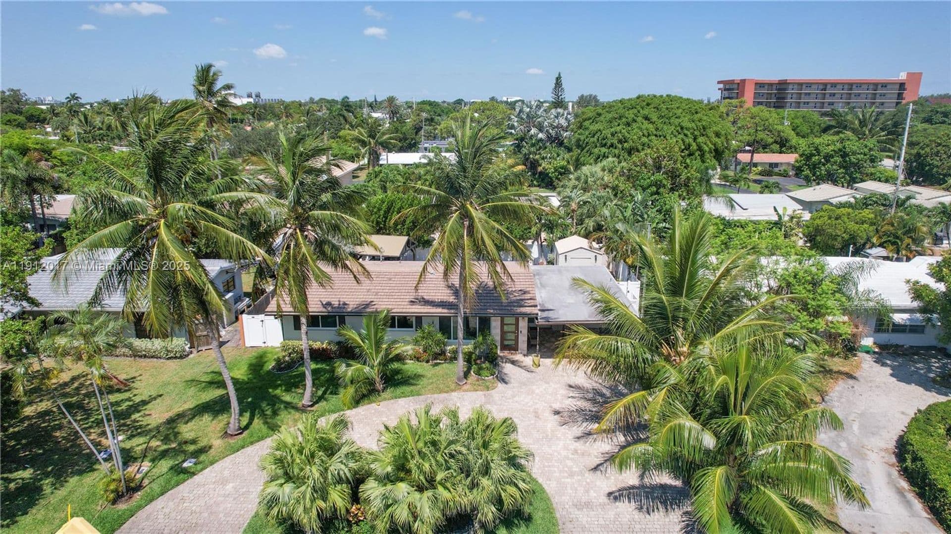 POMPANO BEACH House: 1311 NE 26TH TER #1311