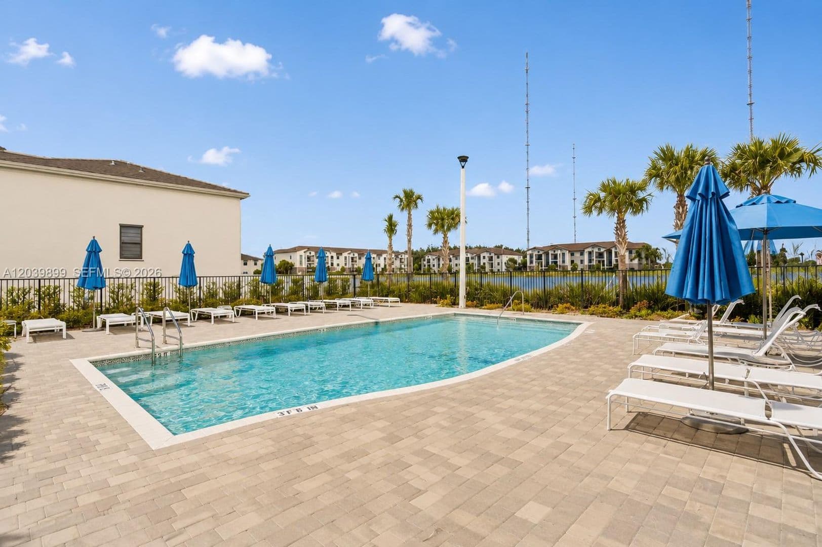 MIAMI GARDENS House: 452 NW 203RD TER