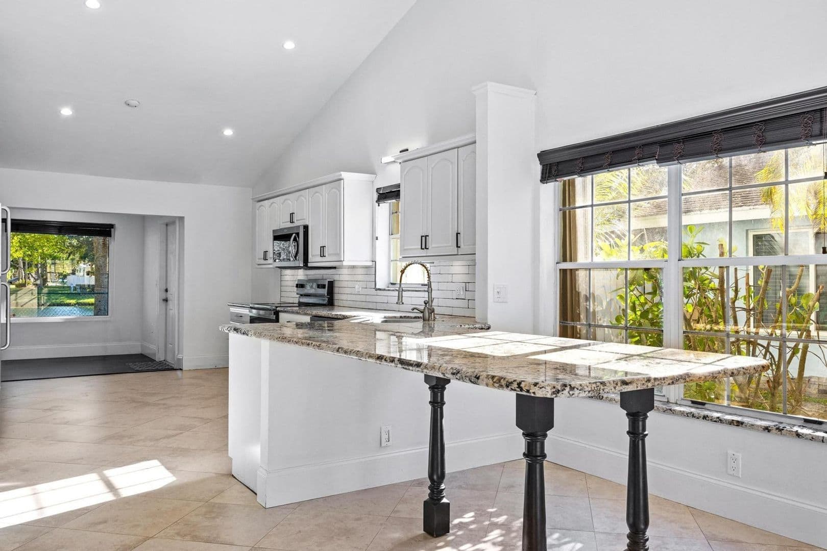 DAVIE House: 11110 SW 9TH PL