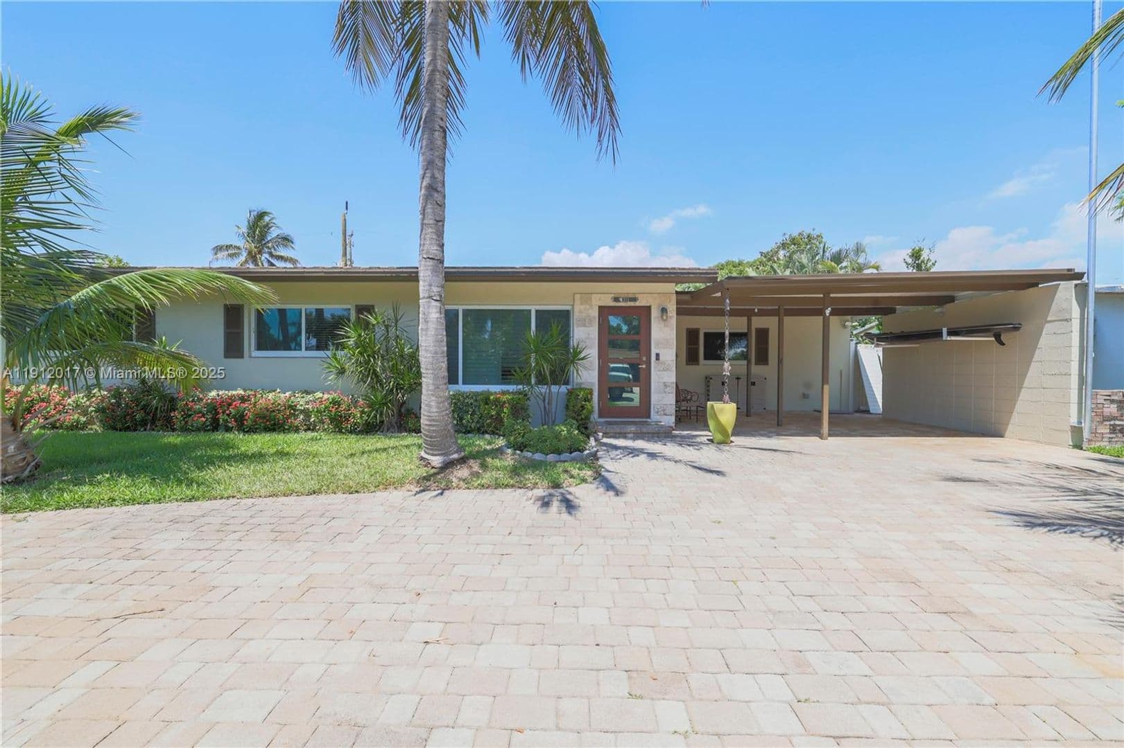 POMPANO BEACH House: 1311 NE 26TH TER #1311