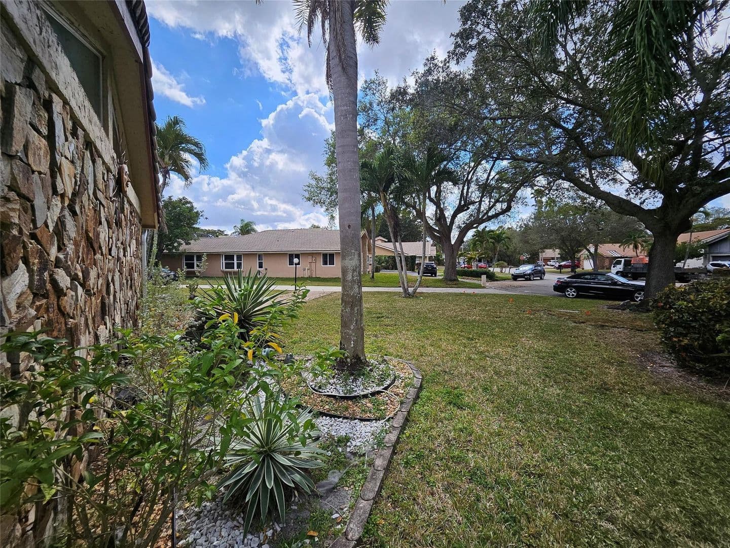CORAL SPRINGS House: 197 NW 113TH WAY #197