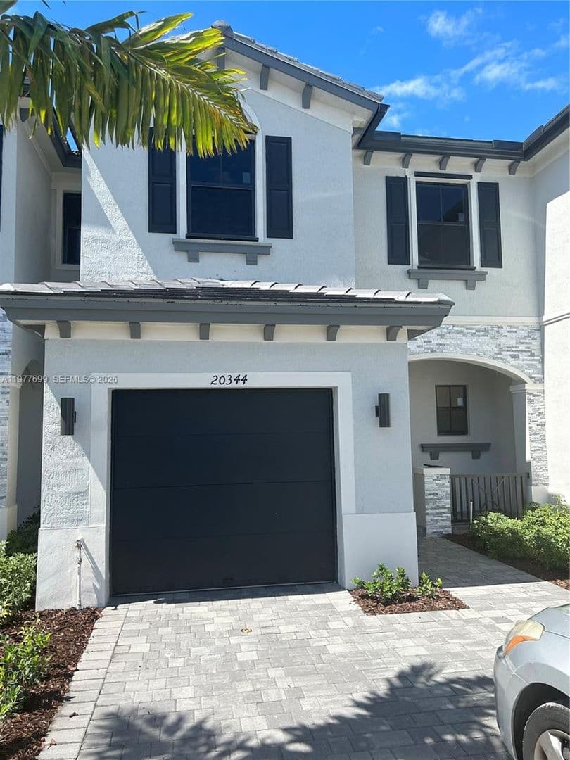 MIAMI GARDENS House: 20344 NW 6TH PL #20344