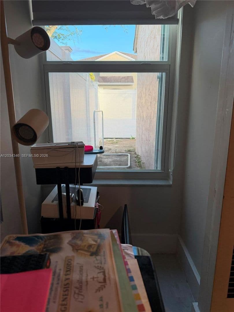 PEMBROKE PINES House: 11727 NW 12TH ST #11727