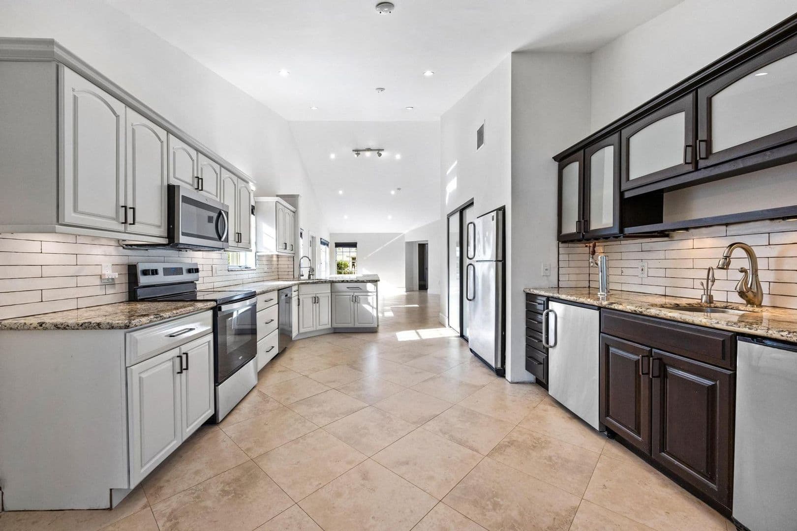 DAVIE House: 11110 SW 9TH PL