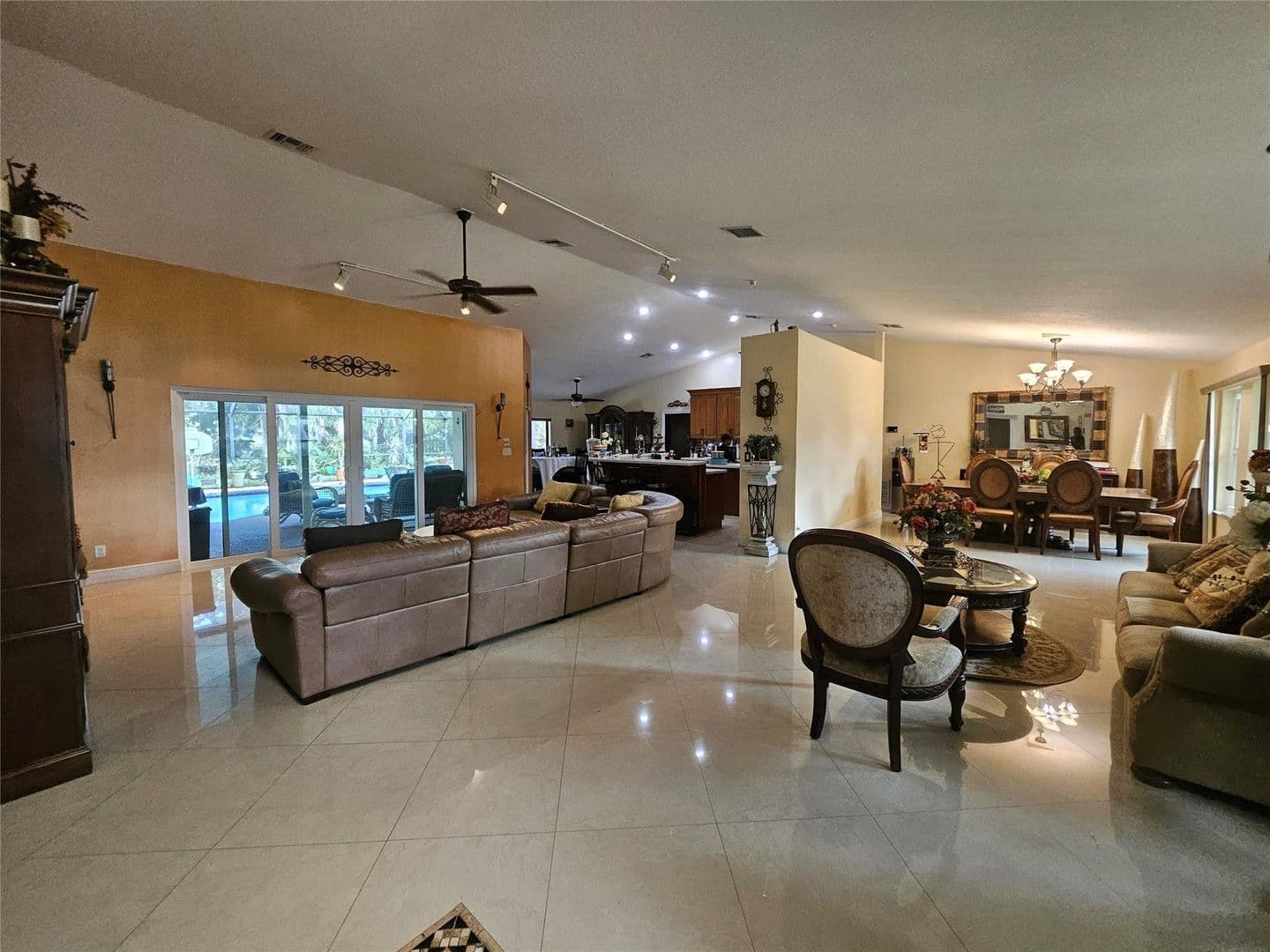 CORAL SPRINGS House: 197 NW 113TH WAY #197