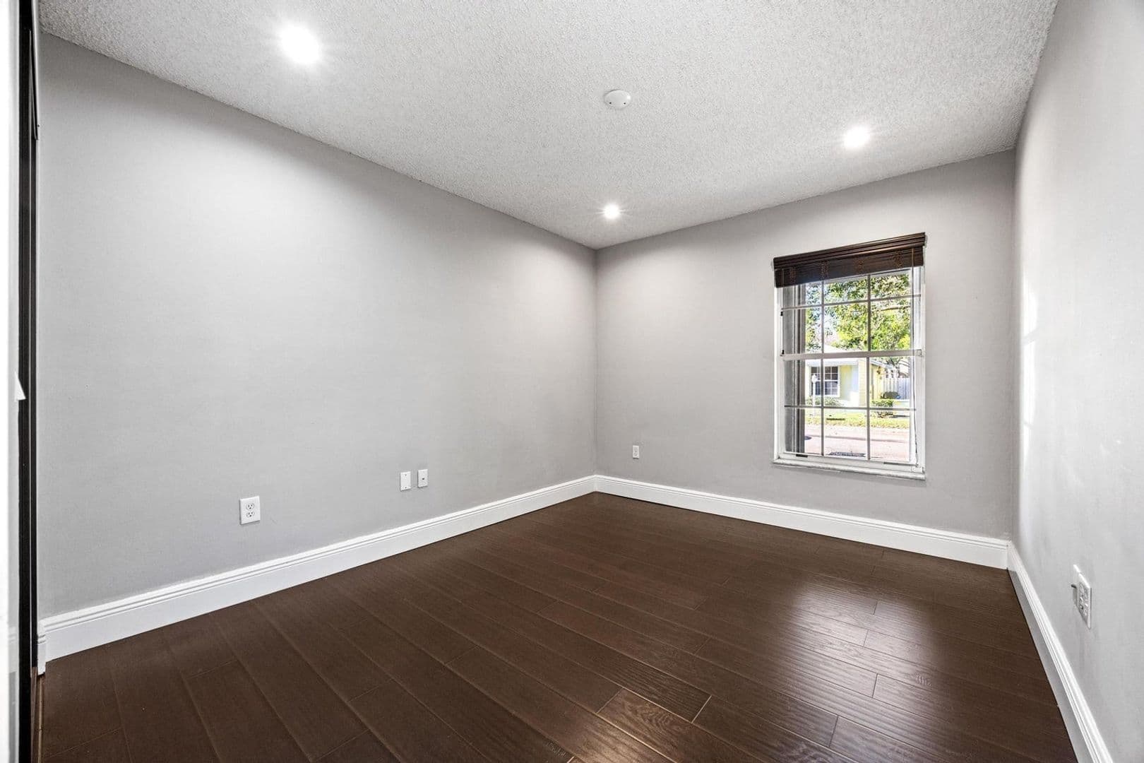 DAVIE House: 11110 SW 9TH PL
