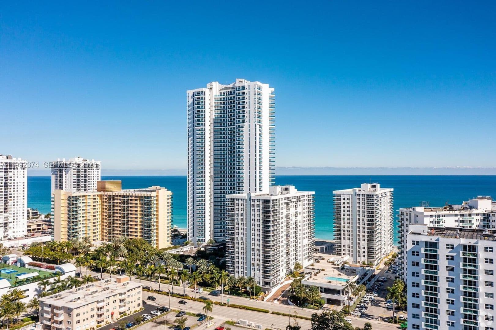 HOLLYWOOD House: 2751 S OCEAN DR #APT 508S