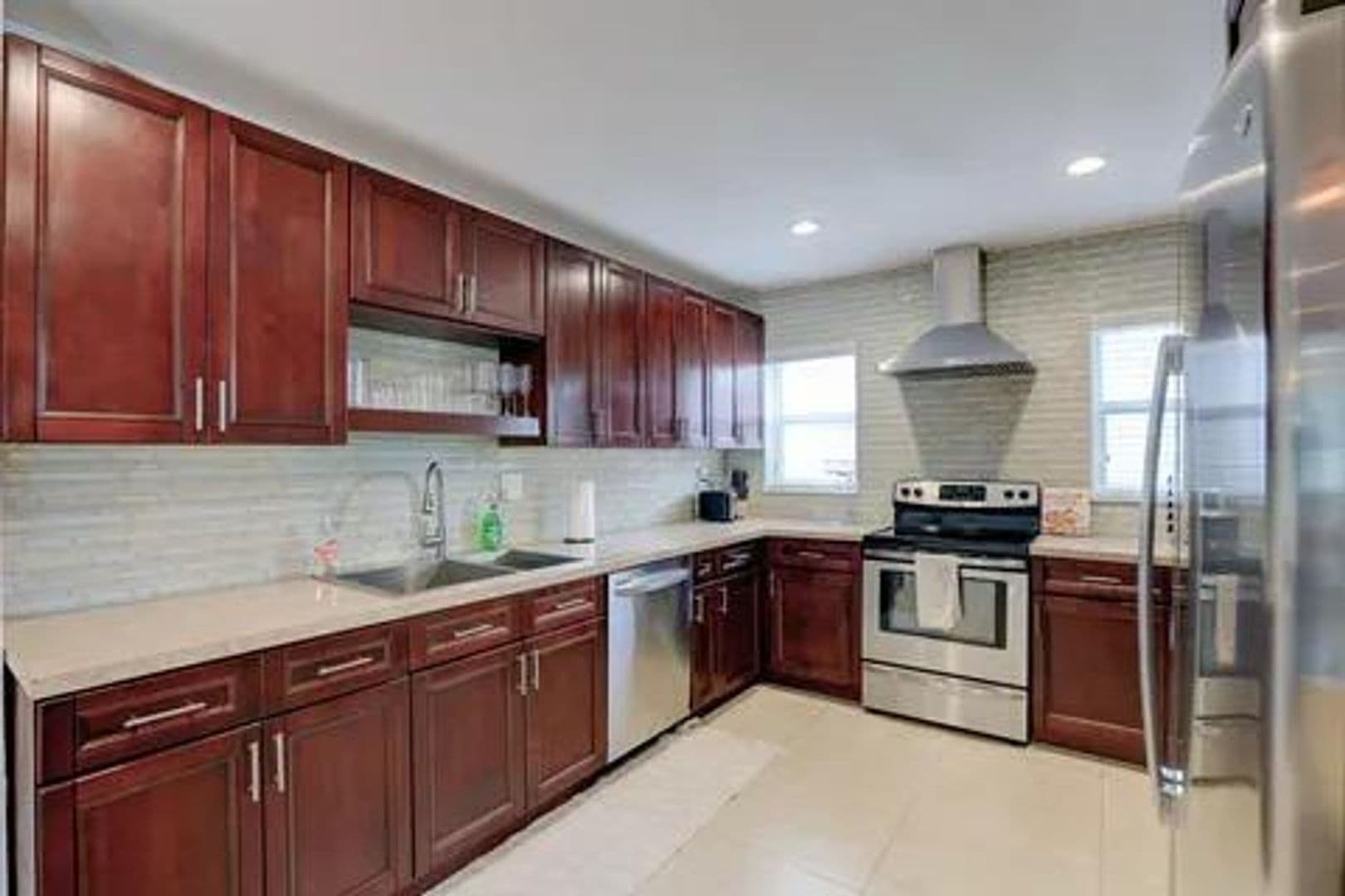 FORT LAUDERDALE House: 3170 NW 68TH COURT #0