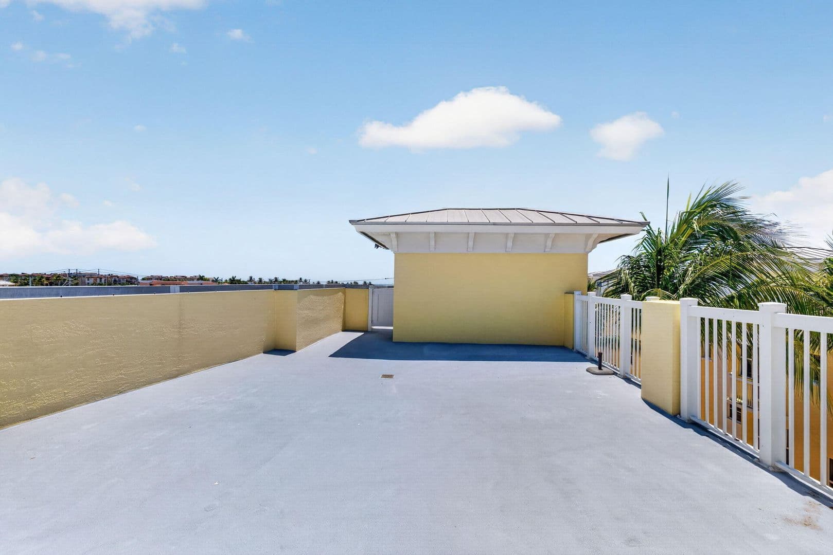 LAUDERDALE BY THE SEA House: 4332 SEAGRAPE DR #APT 4
