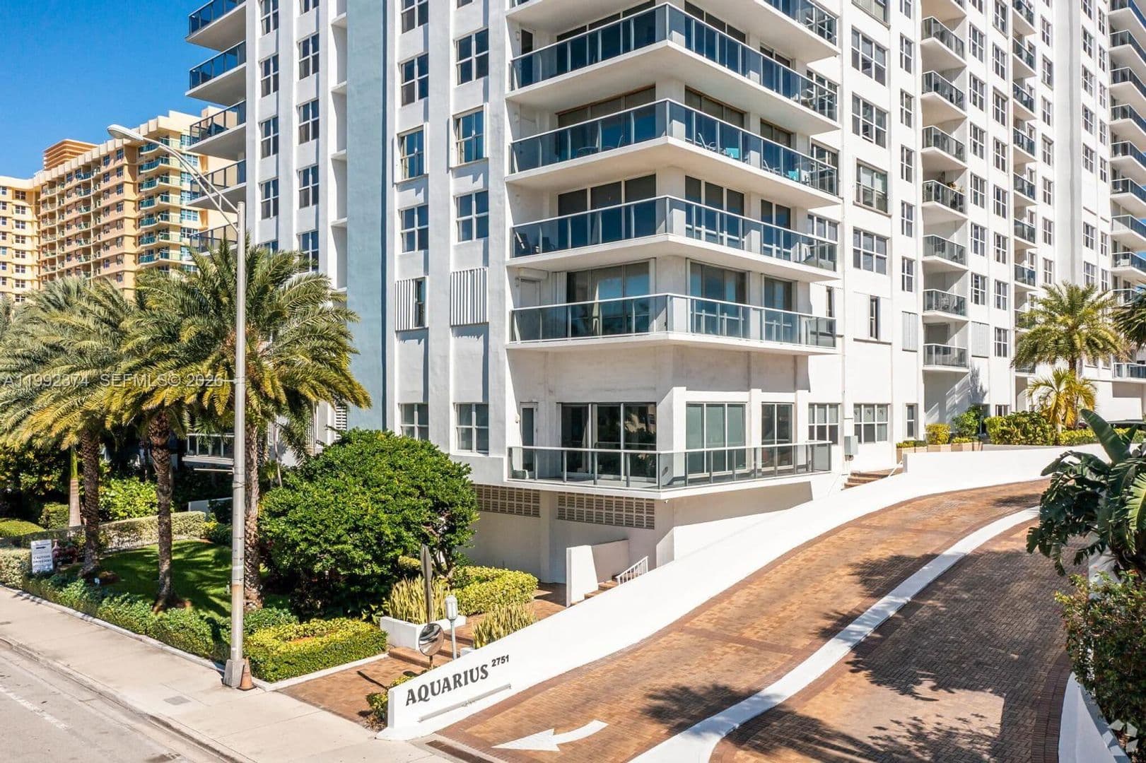 HOLLYWOOD House: 2751 S OCEAN DR #APT 508S