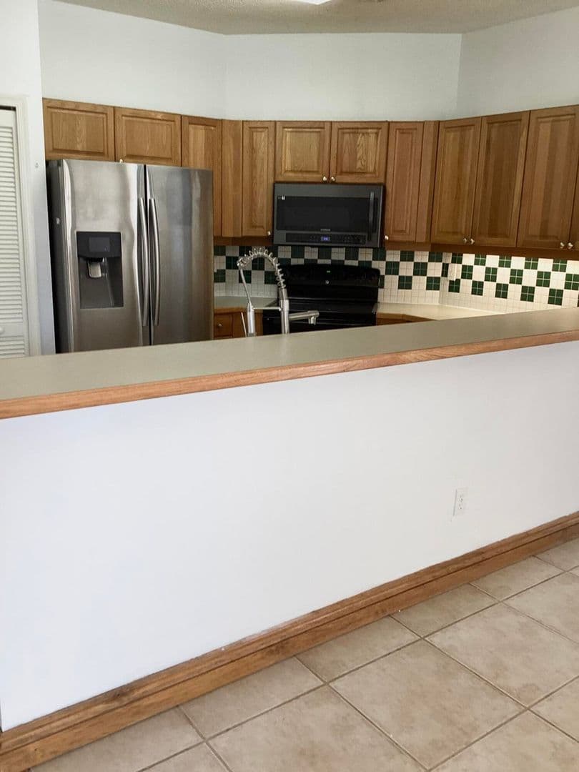 PEMBROKE PINES House: 19440 SW 2ND ST #19440