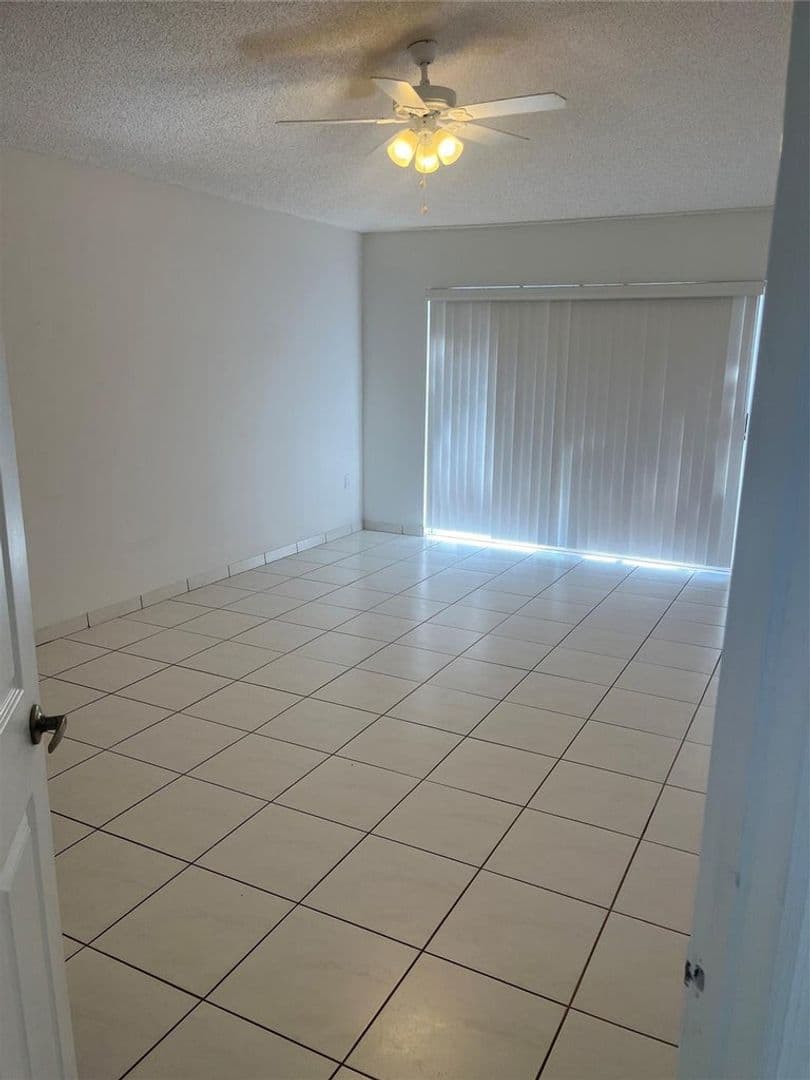 PLANTATION House: 13412 NW 5TH PL #13412