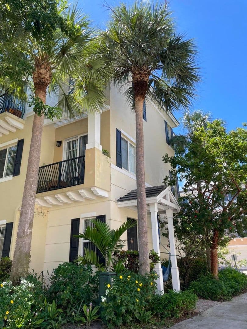 BOCA RATON House: 552 NW 39TH CIR #UNIT 552