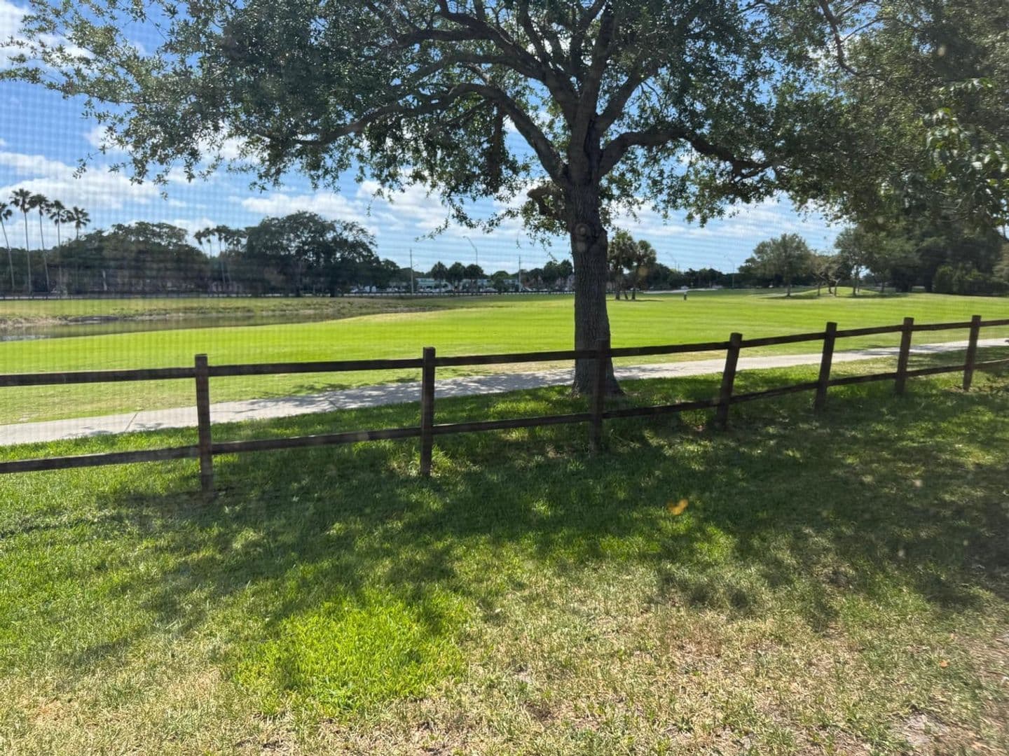 PEMBROKE PINES House: 1641 FAIRWAY RD #0
