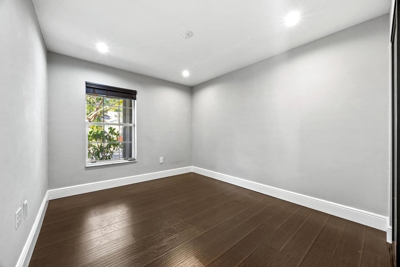 DAVIE House: 11110 SW 9TH PL