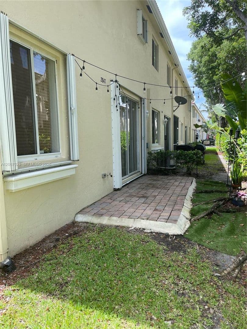 BOYNTON BEACH House: 2847 S EVERGREEN CIR
