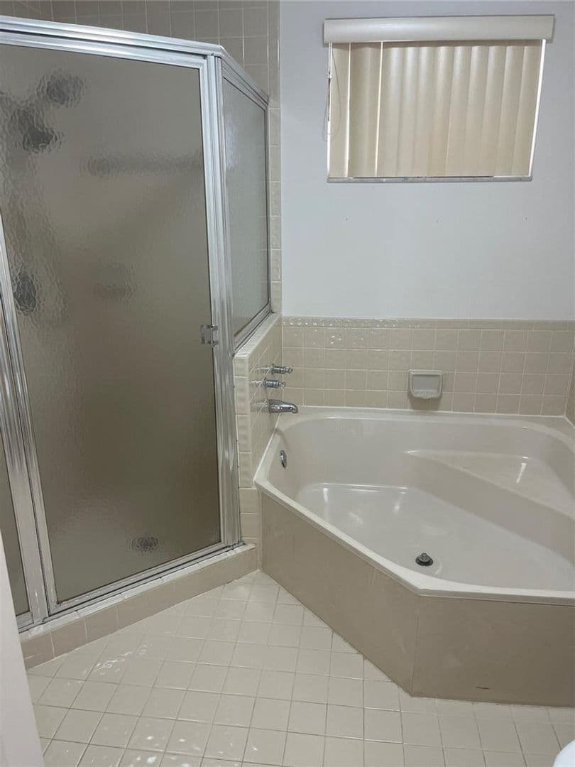 PLANTATION House: 13412 NW 5TH PL #13412