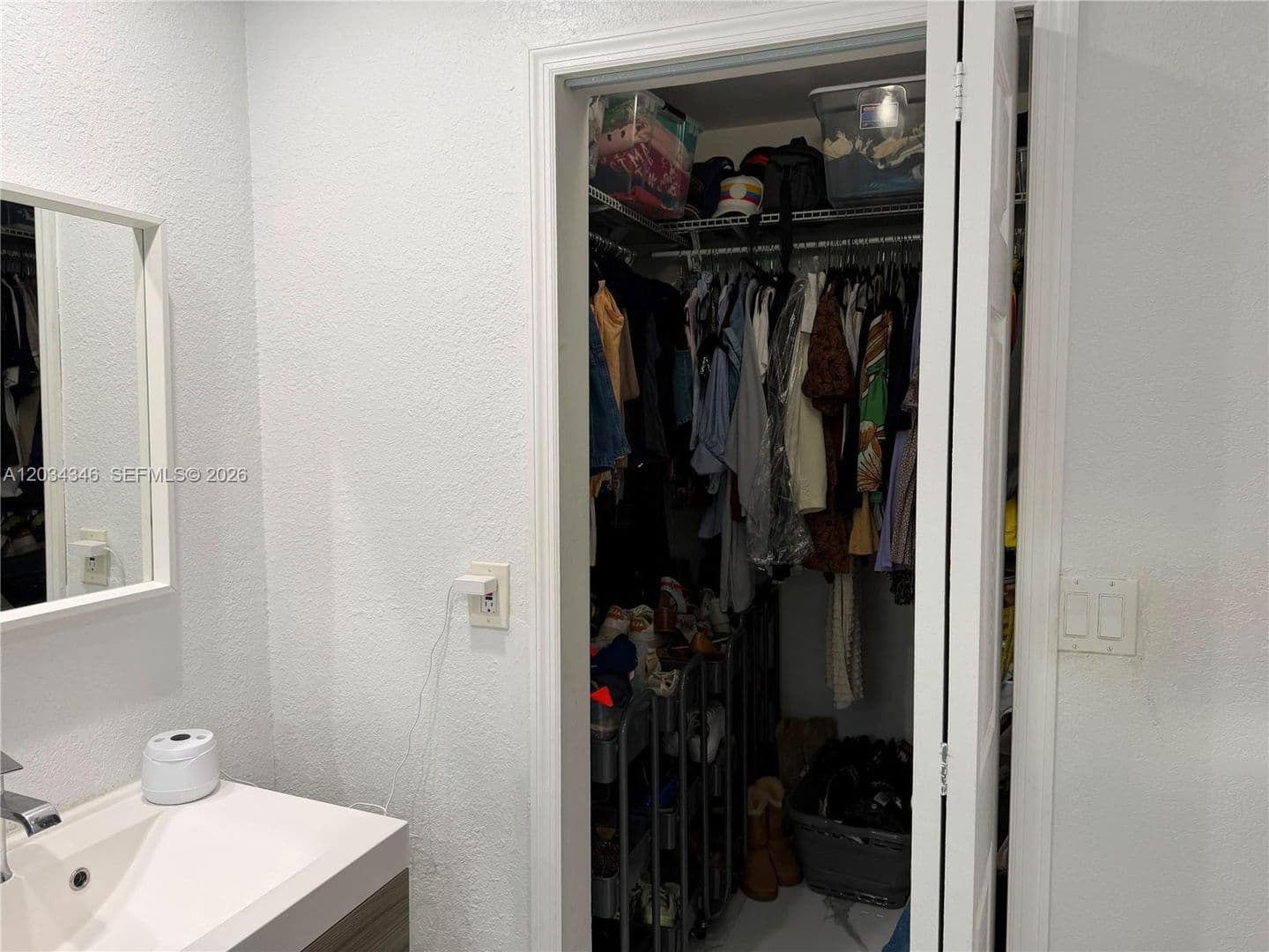 PEMBROKE PINES House: 11727 NW 12TH ST #11727