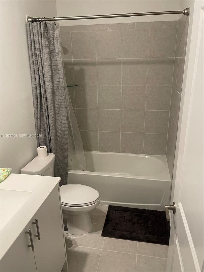MIAMI GARDENS House: 20344 NW 6TH PL #20344