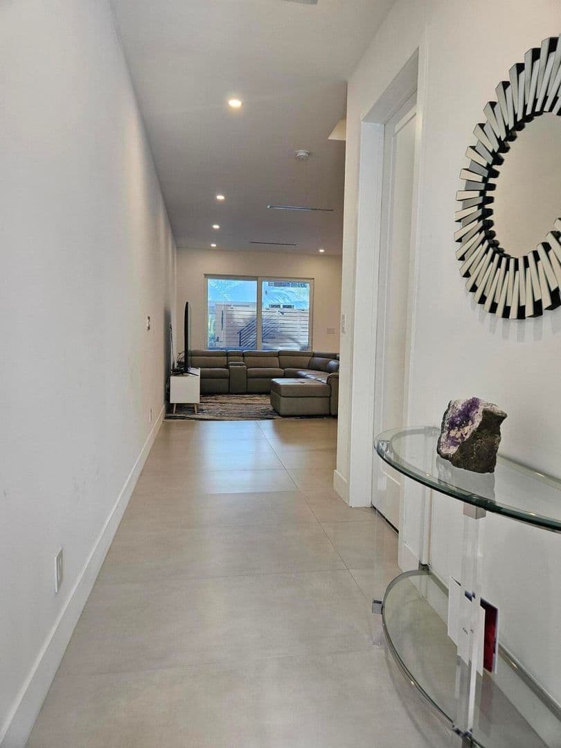 POMPANO BEACH House: 2275 SE 7TH ST #2275