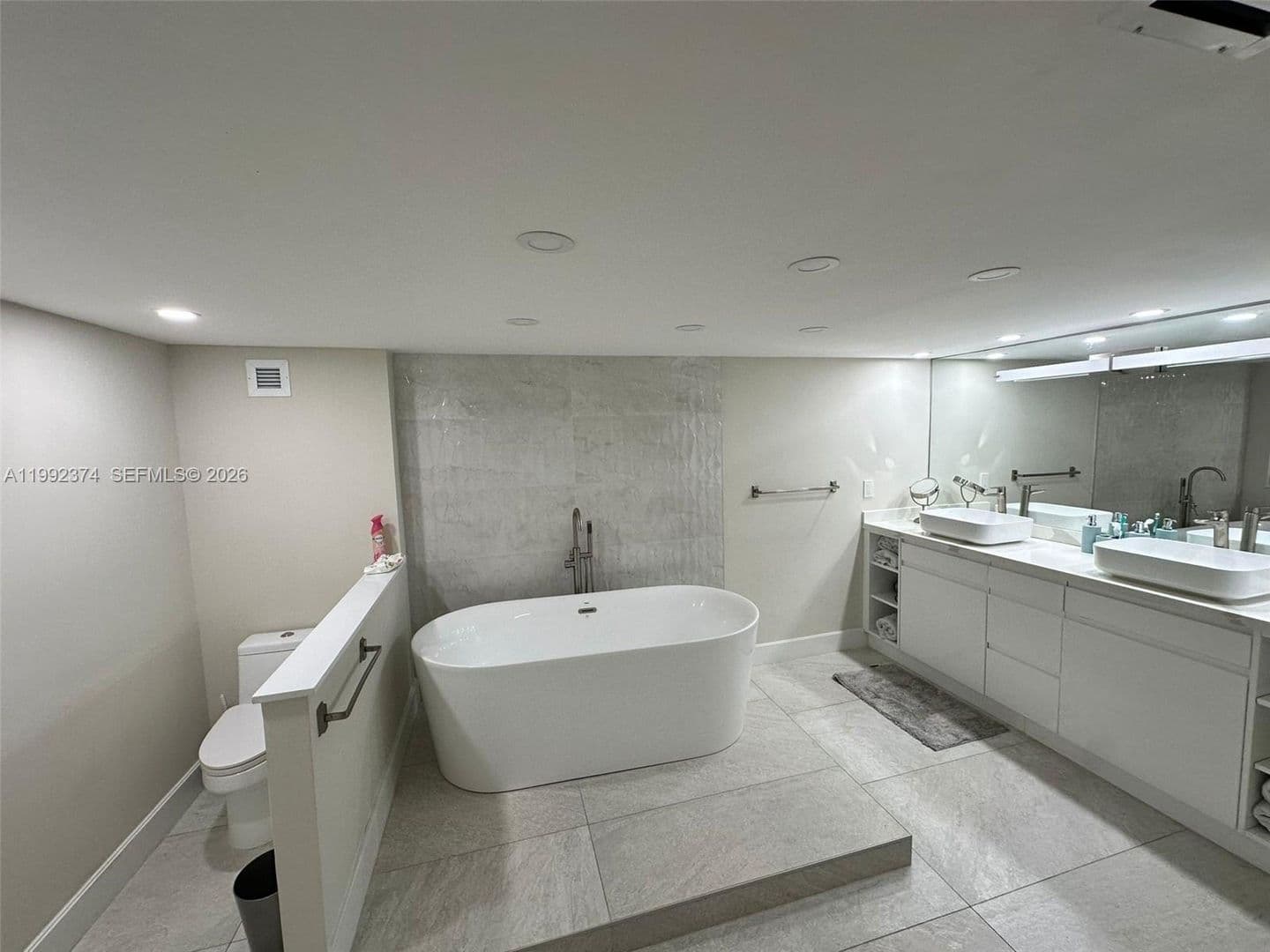 HOLLYWOOD House: 2751 S OCEAN DR #APT 508S