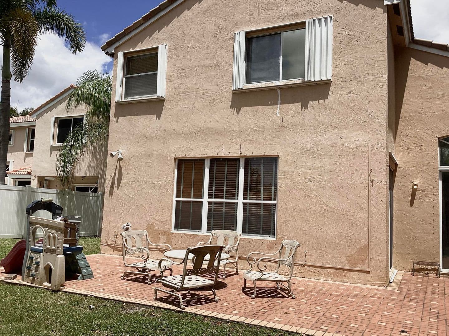 PEMBROKE PINES House: 19440 SW 2ND ST #19440