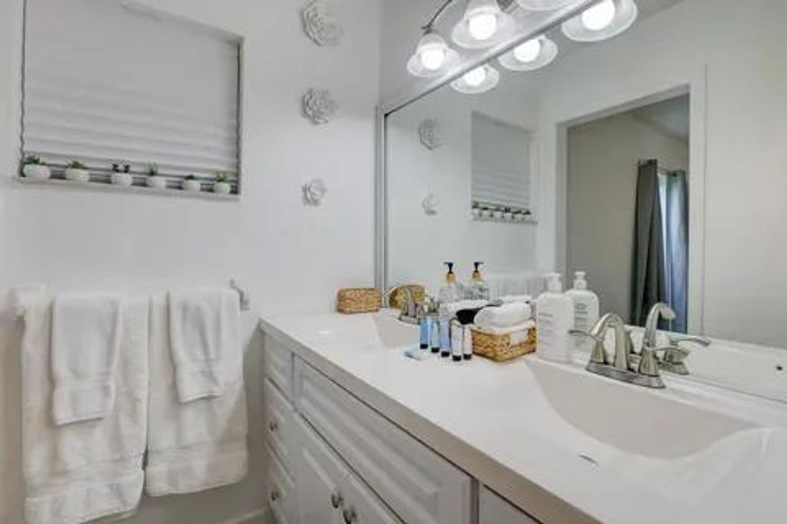 FORT LAUDERDALE House: 3170 NW 68TH COURT #0