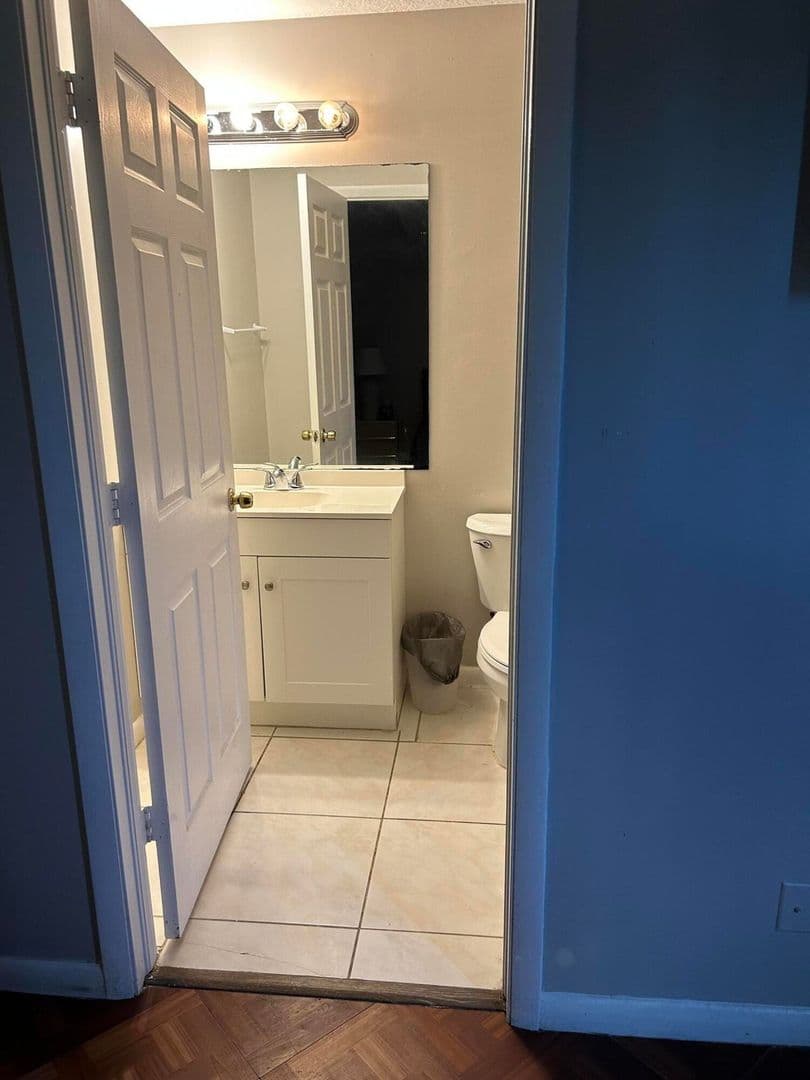 BOYNTON BEACH House: 806 NW 1ST ST